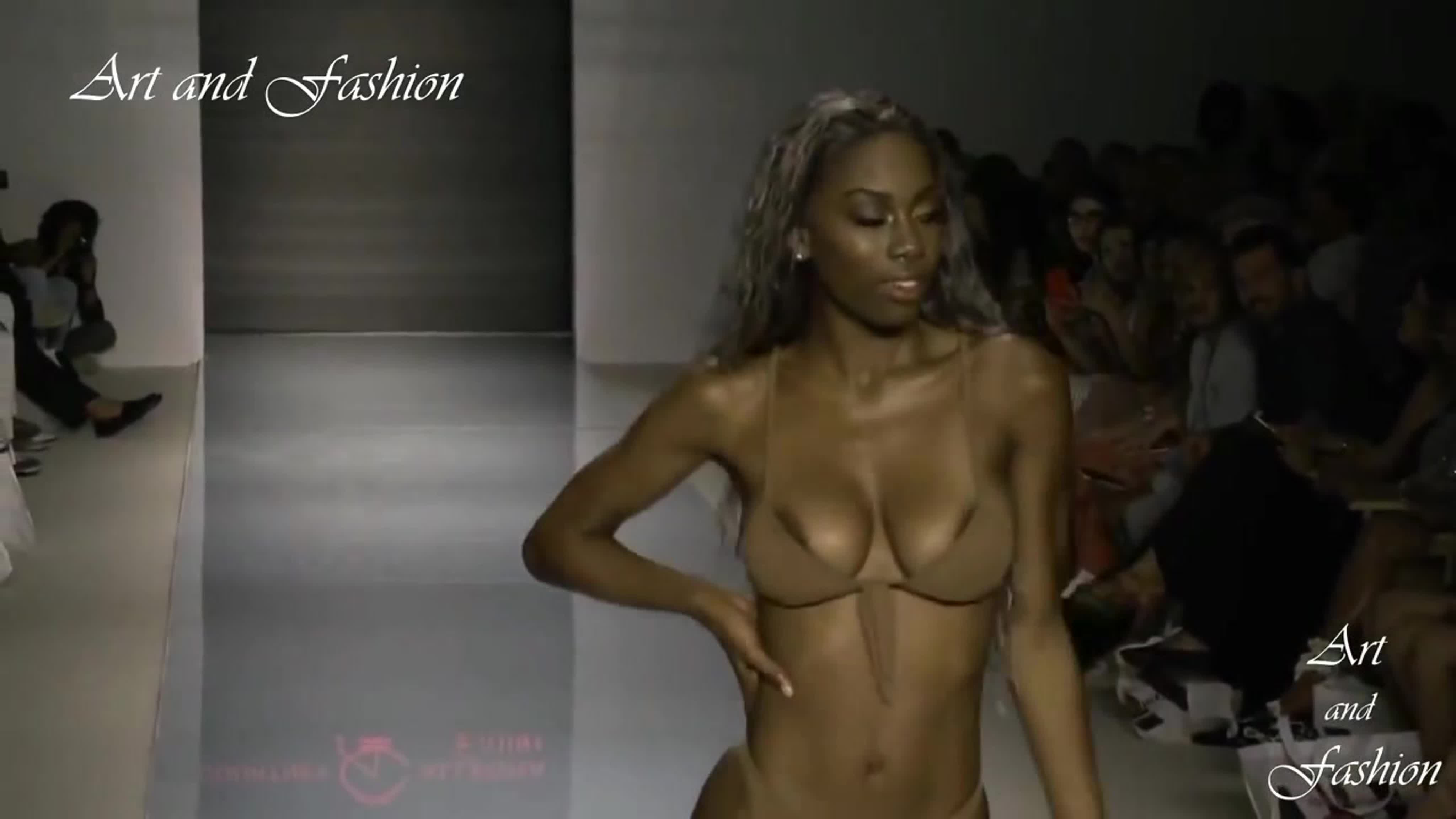 Fashion models catwalk watch online