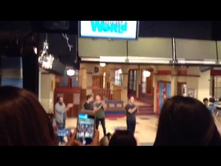 Съёмки 3х09 «girl meets sassy haltertop»