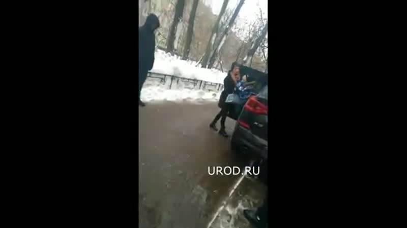 Судебный пристав приехала на работу
