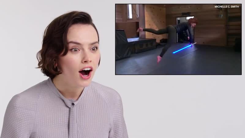 Дейзи ридли реагирует на трюки мишель смит с лайтсабером