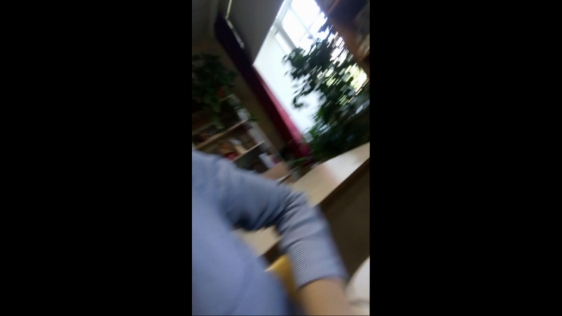 "поднимай свою очаровательную жопу и собирай вещи"