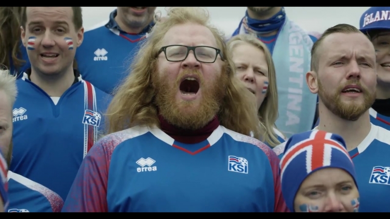 Болельщики сборной исландии поют "калинка малинка" и благодарят за гостеприимство
