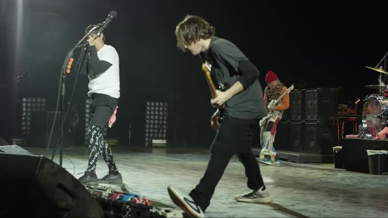 Red hot chili peppers – live at the pyramids (giza, egypt, full hd 1080p)