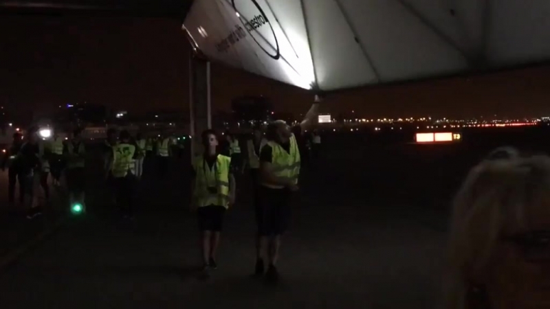 Самолет на солнечных батареях solar impulse 2 завершил кругосветку