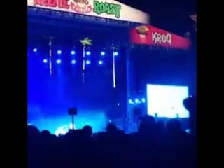 Lorde tennis court (live @ kroq weenie roast)