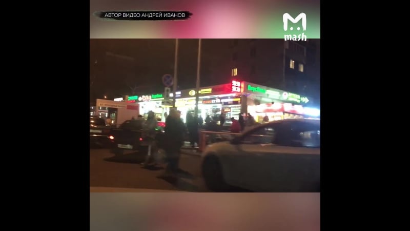 Мужик очень недоволен пробками из за таксистов