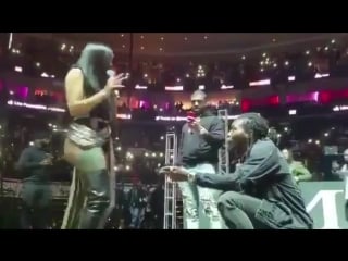 Offset just proposed to cardi b 💍