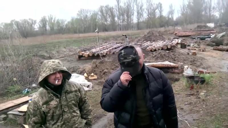 Украинские бойцы 92 й отдельной механизированной бригады находятся на переднем крае в селе трехизбенка