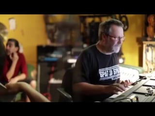 Billy gould working with como asesinar a felipes at estudio koolarrow