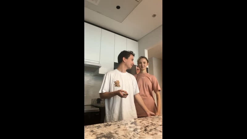 Карина карамбейби и слава мерлоу