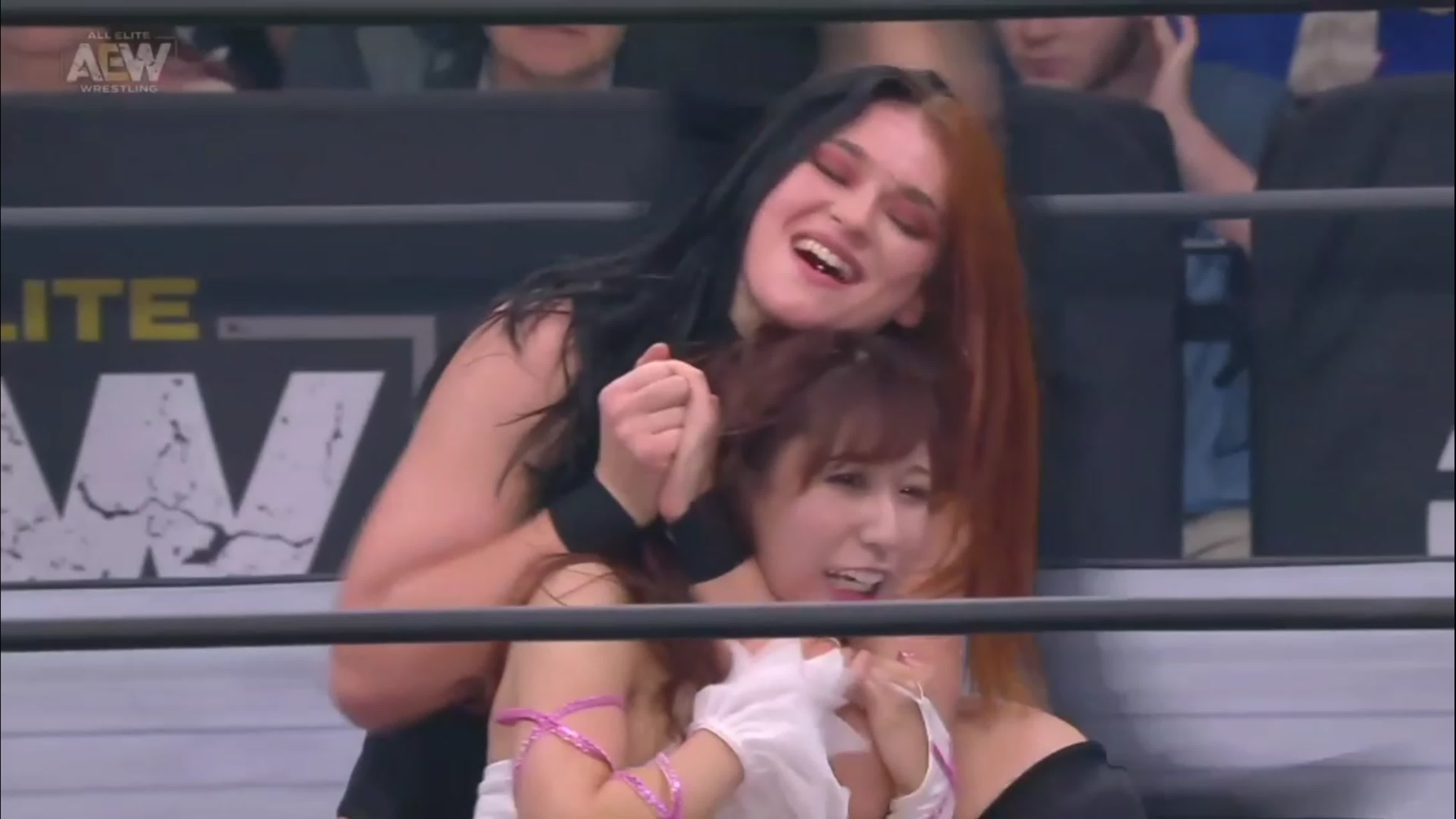 Emi sakura & jamie hayter vs riho & shanna