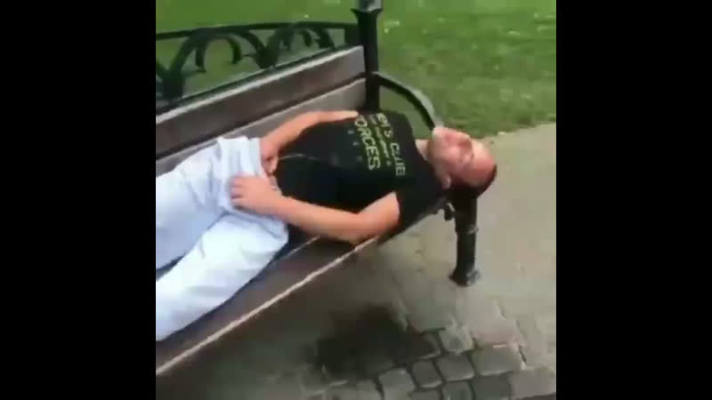 Течёт ручей