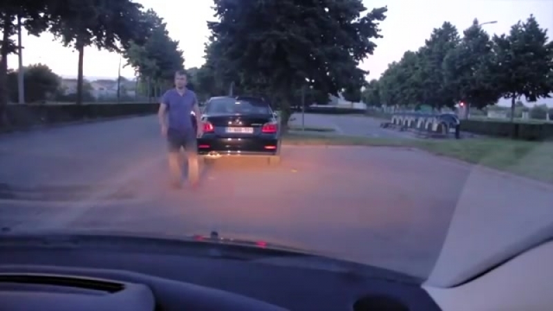 Бельгии porn video – Разборки на дорогах в бельгии, драка жесть, много крови, 18