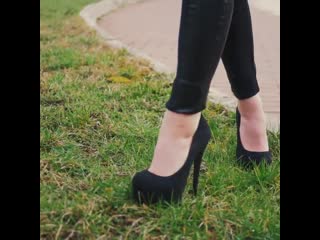 Сучку выгуливаю