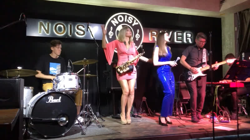 Elena danik (sax) &amp; martini band