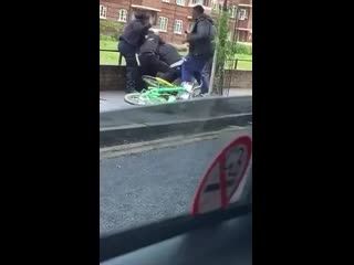 Another video dreadful porn on two met officers today in hackney london;