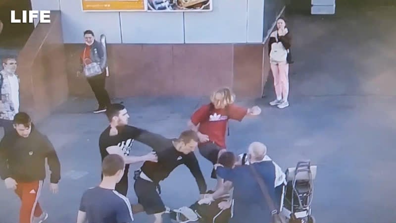 Толпа молодые избила супругов музыкантов в петербурге