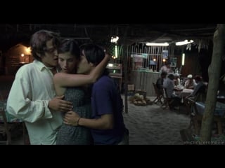 Марибель верду отдыхает на пляже