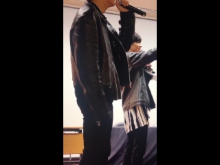 Gyuhan holding hands 090218