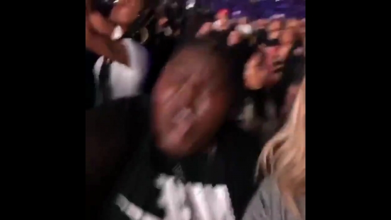 Лесли и габури на концерте beyoncé