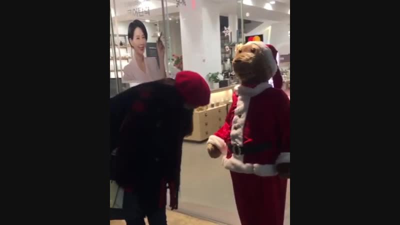 Everyone porn video – [instagram / 21 dic 2018] 🎄🐻🧣다들 자꾸 가자고만한다 everyone keeps saying let’s leave #크리스마스 #산타곰 #캐롤