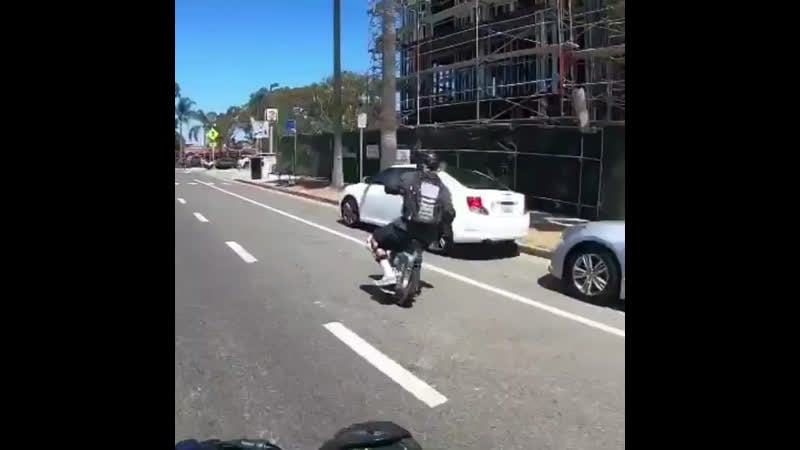 Дед на на гидро колесе