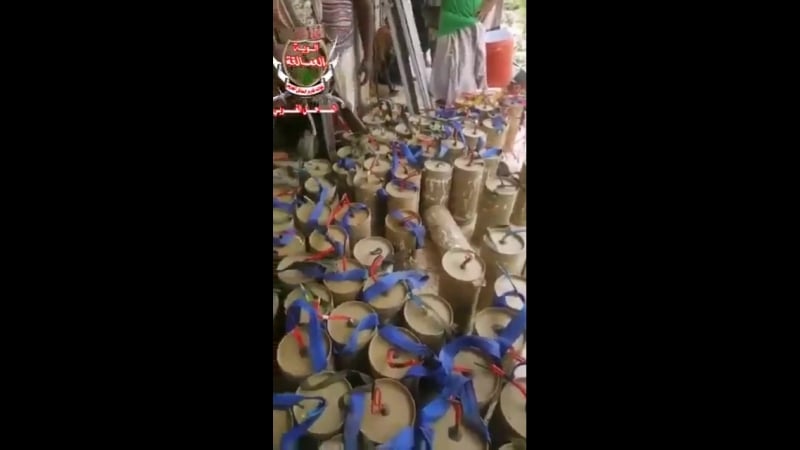 الساحل الغربي ألوية العمالقة تكتشف معمل عبوات للمليشيات الحوثية في مدرسة الهندول في موزع هذه هي مليشيات الدمار التي لا تحترم ا