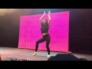 Maddie and mackenzie tour mackenzie ziegler solo “i got you” sydney australi