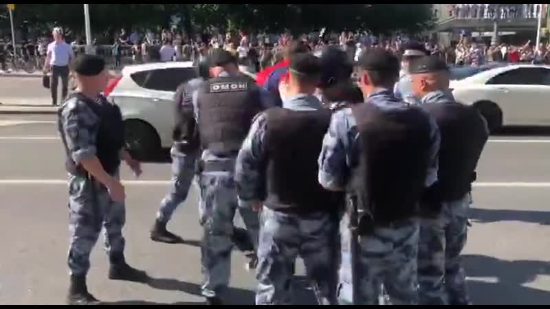 Росгвардейцы и тожероссиянин