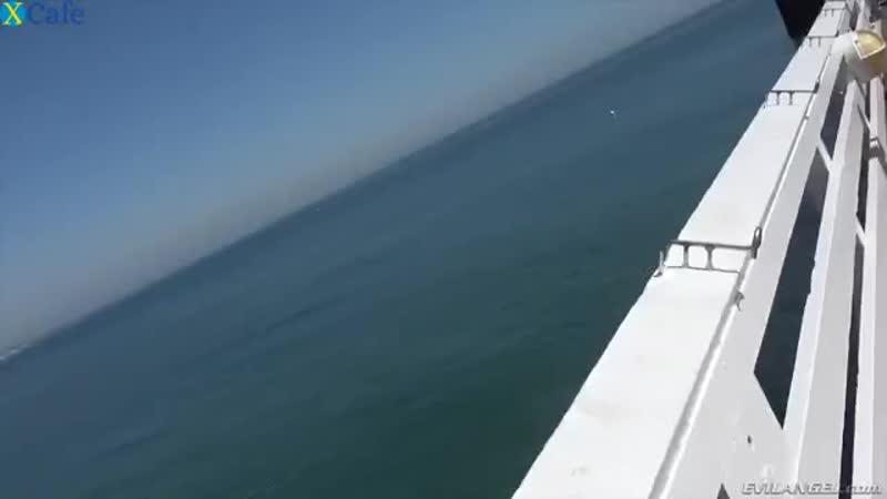 Seks bomba avgust teylor lijet zalupu i dolbitsya s bolshim huem 360 mp4