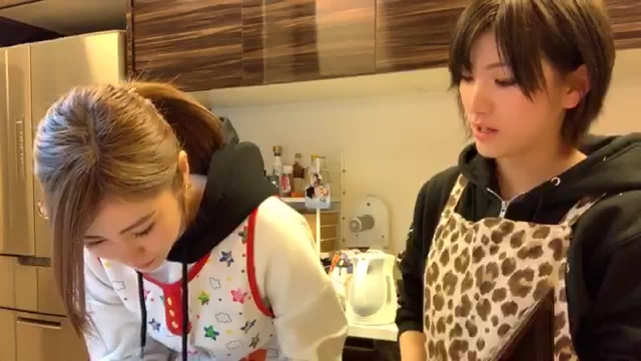 Akb48 okada nana & okada rina showroom