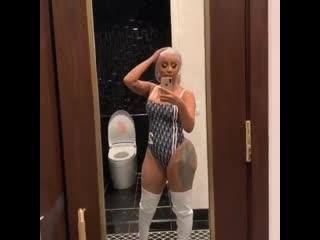 16 июня 2019 • instagram карди еред выстулением в клубе kaos