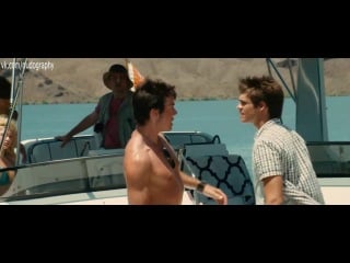 Грудь джианны майклз (gianna michaels) в фильме "пираньи 3d" (piranha 3d, 2010)