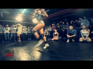 Girls making twerk battles like a boss