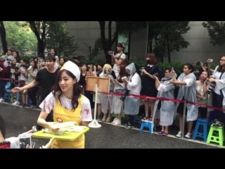 [fancam] 150821 t ara @ fan service + arrival for kbs music bank (3)