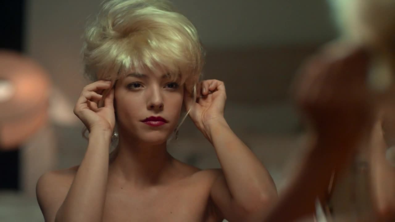 Olivia Thirlby observes