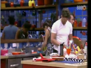 01 03 2017 parte 36 emilly lava a louça e marcos ajuda na cozinha almoço fica pronto parte 2