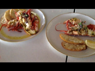 Simfero омары, запечённые в хоспере с шафрановым маслом и пармезановыми гренками