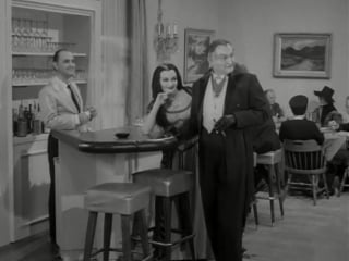 Мюнстры s01e30 / мюнстры в загородном клубе 1965 (rus sub)