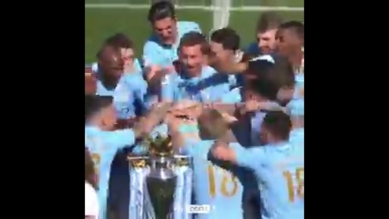 1xbet ман сити роняет кубок апл