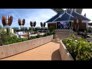 Круизный лайнер celebrity edge