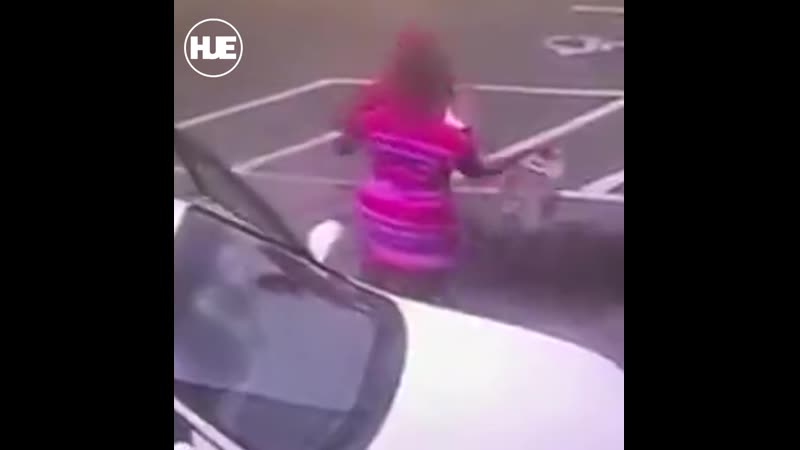 В штатах у женщины во время драки из рук выпал ребёнок