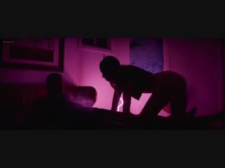 Обри плаза (aubrey plaza hot scenes in "ingrid goes west" 2017)