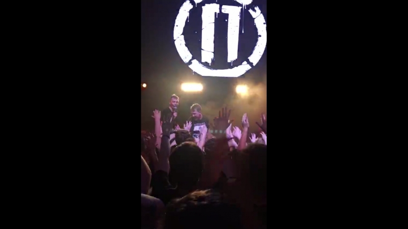 Порнофильмы молодая семья барабанит анастасия середа ;)