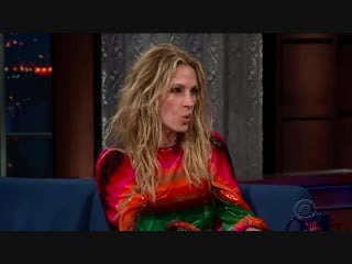 Julia roberts calms down by playing mahjong 00 04 33 00 04 45