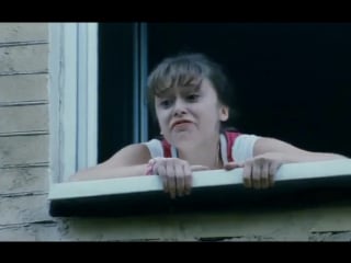 Богатый негр трахает молодую прислугу в задницу