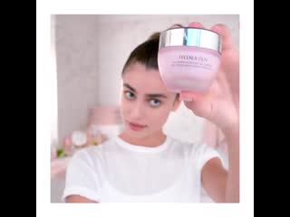 After applying tonique confort, jumpstart your day like @taylor hill with hydra ( 1080 x 1080 ) mp4