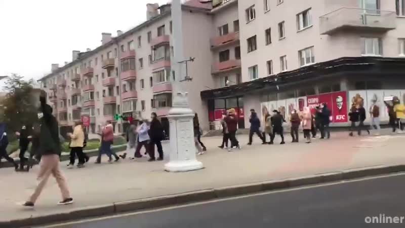 Менскія студэнты ідуць маршам у цэнтр горада