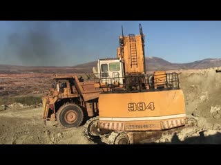 Liebherr 994 front shovel excavator loading dumpers (2)