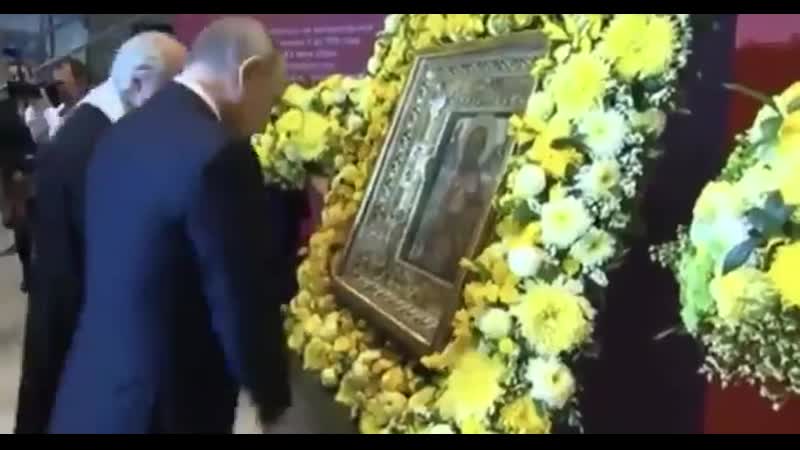 Опять дед на камеру целует иконы и ставит свечки готовьтесь к новому грабежу или войне